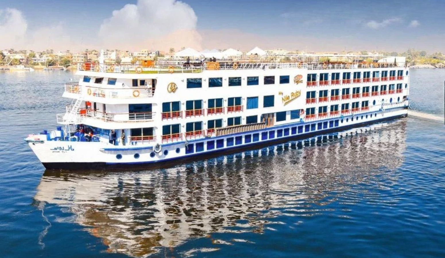 viaje-egipto-en-familia-crucero-nilo-playas-piramides-Motonave Málaga
